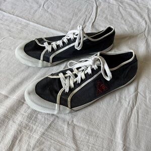 Le Coq Sportif canvas tennis shoes, navy and white with red logo embroidery